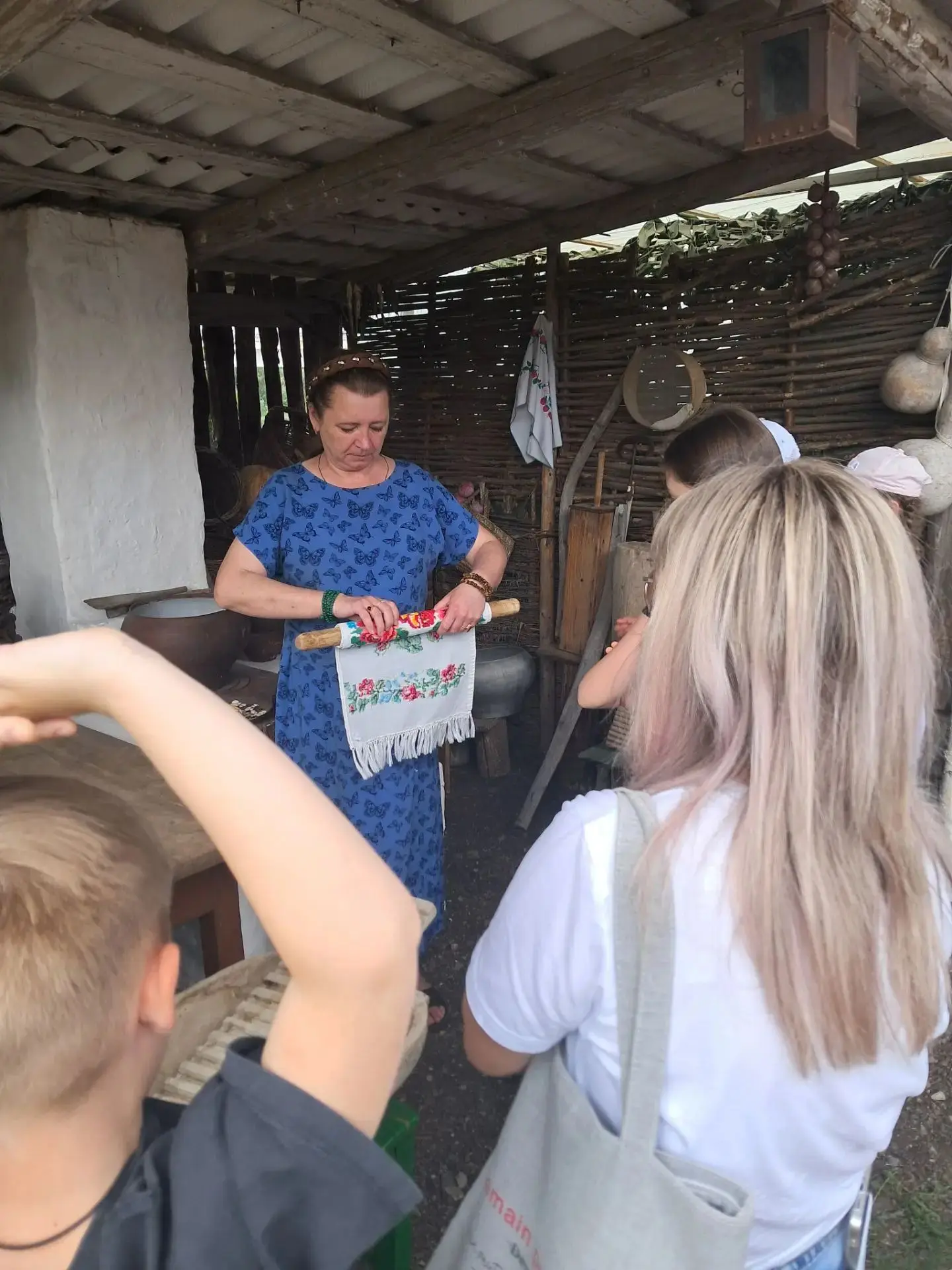 «Почему без хозяйки хата плачет» 
Мероприятие с таким названием прошло в историко-краеведческий музе