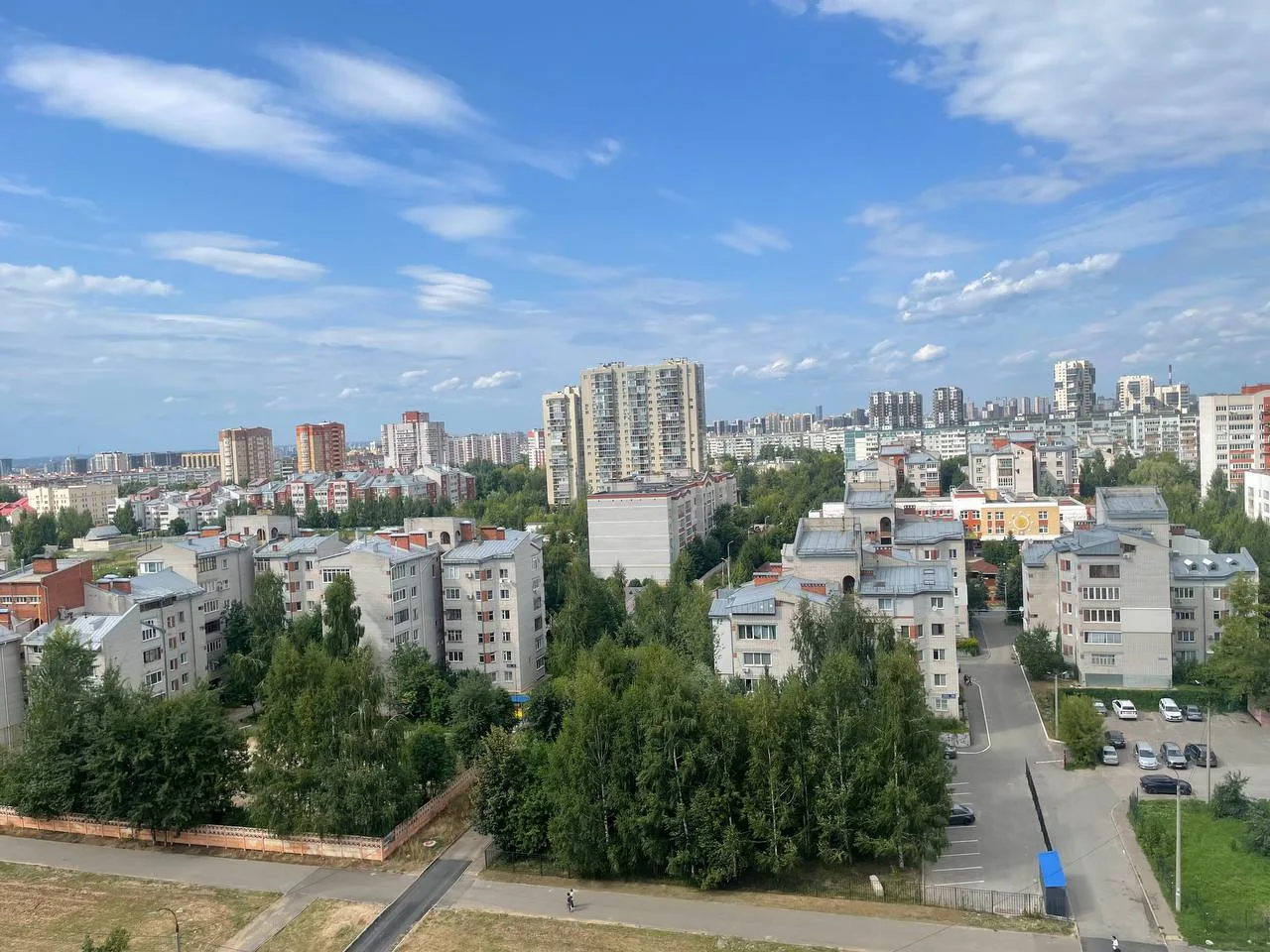 Сдаётся евро-двушка на один год, 45 м, ул Дубравная 10, 13/16 этаж.