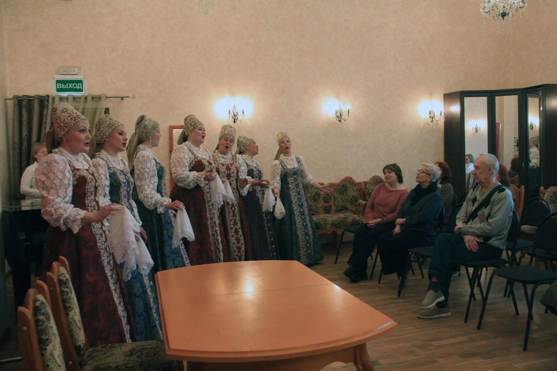 Почта России выпустила конверт в честь 100-летия Северного русского народного хора
