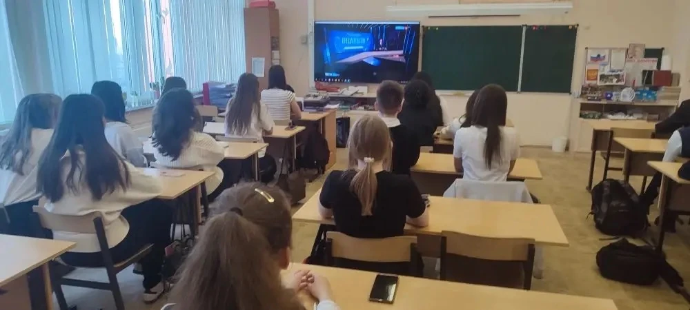 ‼️Сегодня ребята школы присоединились к просмотру документального фильма Андрея Медведева «Предатель