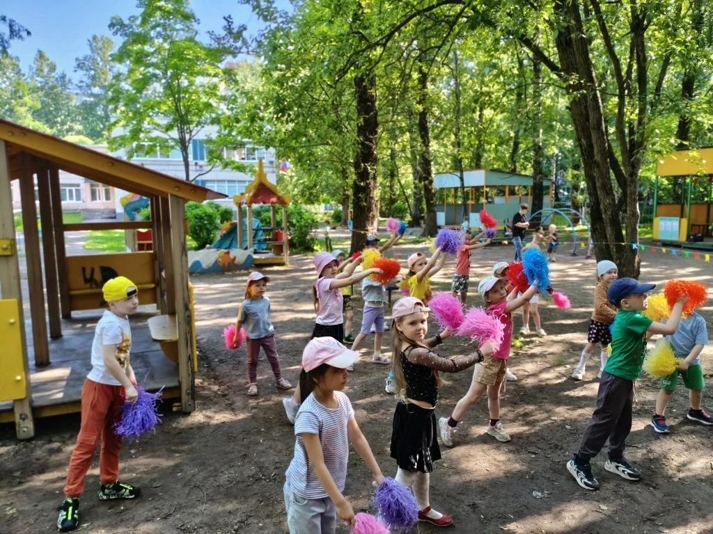 🇷🇺 Группы 2 и 4 готовятся ко Дню России!
