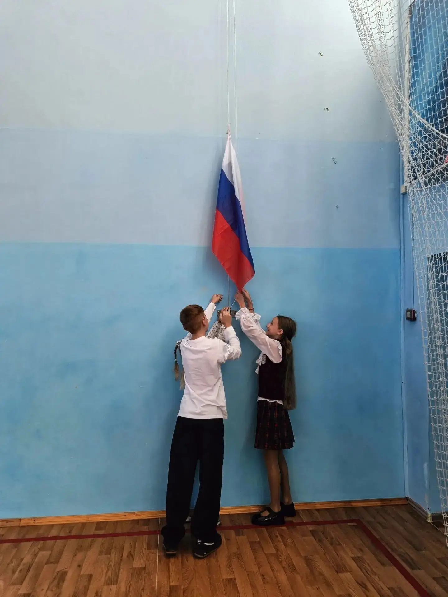 🇷🇺 7 сентября. Первая линейка поднятия флага в этом учебном году и торжественное испо...