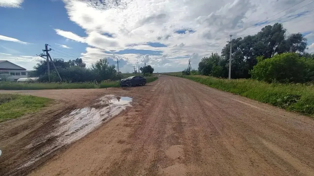 🚨 В Сарапульском районе 15-летний парень сел за руль «Лады Весты» без ведома родителей...