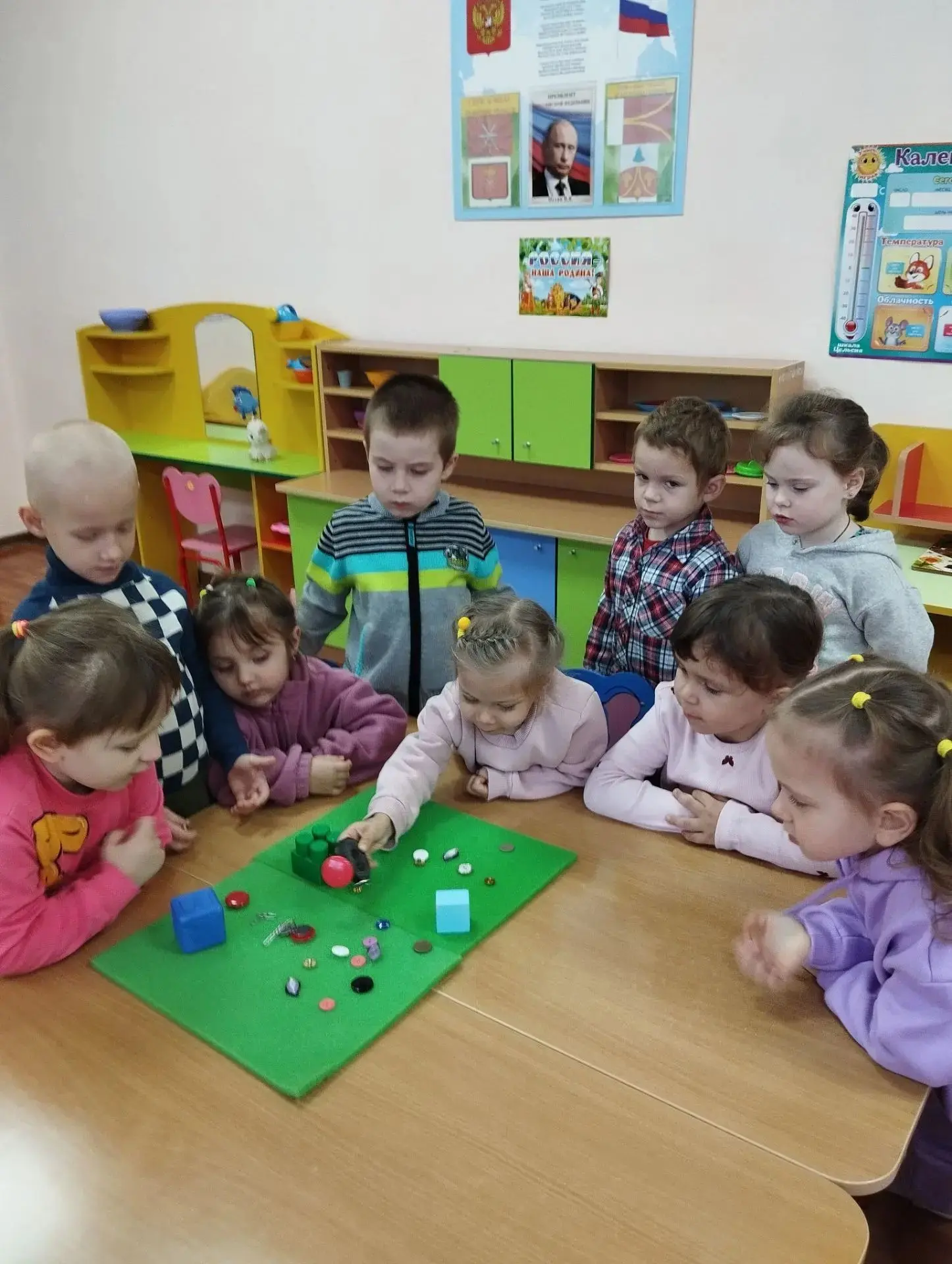 Опытно-экспериментальная деятельность в средней группе "Знакомство с магнитом".        ...