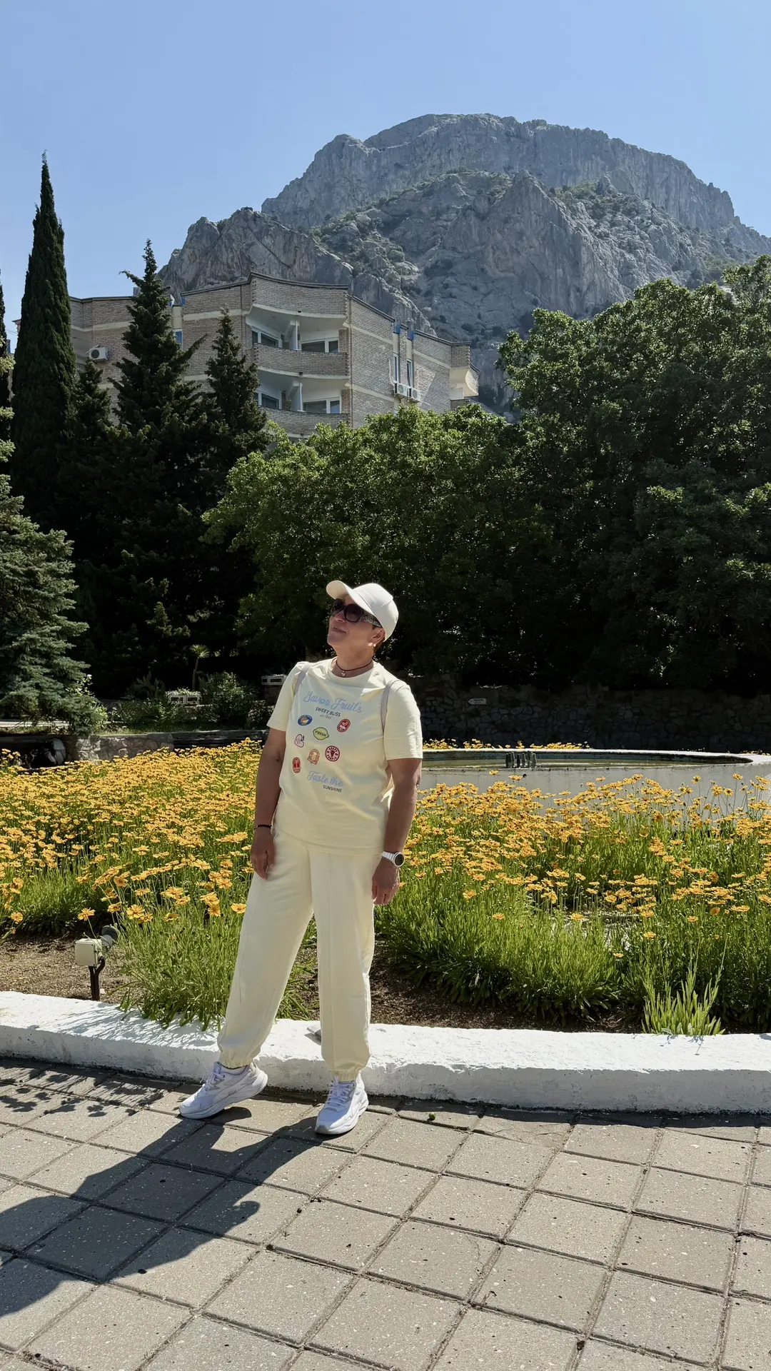 🌿✨ В продолжение предыдущей публикации ✨🌿

Делюсь фотографиями территории пансионата «Изумруд», пл
