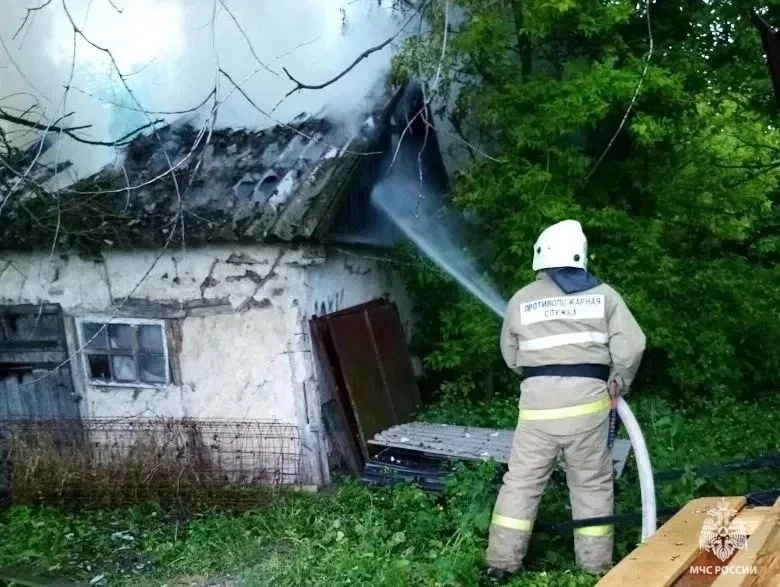 Два пожара произошло в регионе из-за молнии. Вот вам ещё плюс того, что гроза вчера мим...