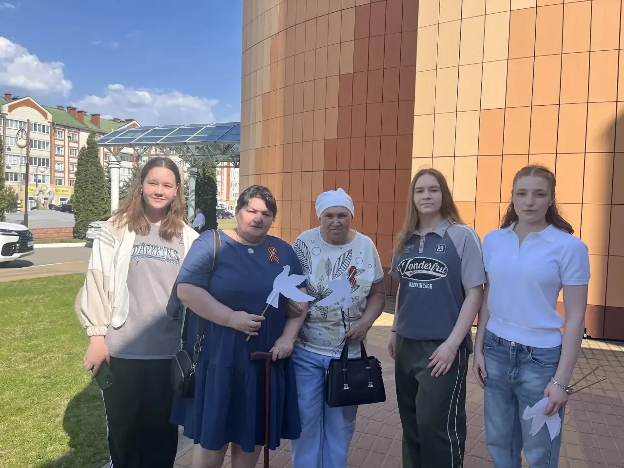 🕊️✨ Сегодня, 7 мая, в фойе Молодёжного центра состоялась трогательная и значимая акция «Голубь Мира