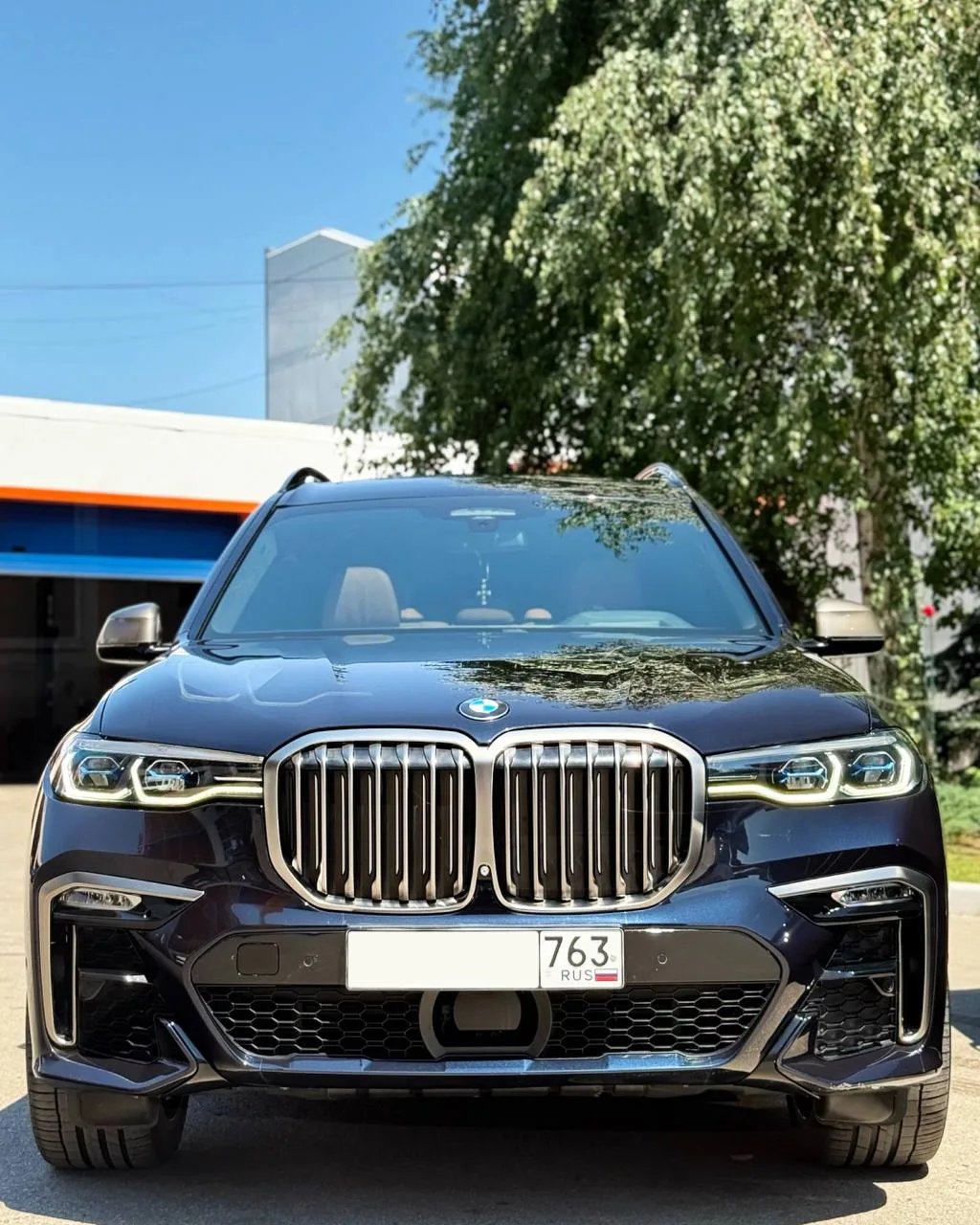 Следом за X5 – BMW X7

✅ Полная полировка кузова
✅ Керамика
✅ Химчистка салона
✅ Бронирование лобово