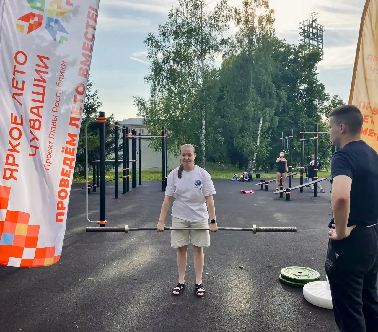 🏋️‍♂️ Мастер-класс по тяжелой атлетике прошел на стадионе «Олимпийский»