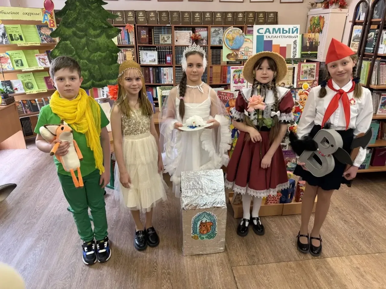 Наши читатели  📚 В нашей школьной библиотеке прошел литературный конкурс «Самый талантливый читатель