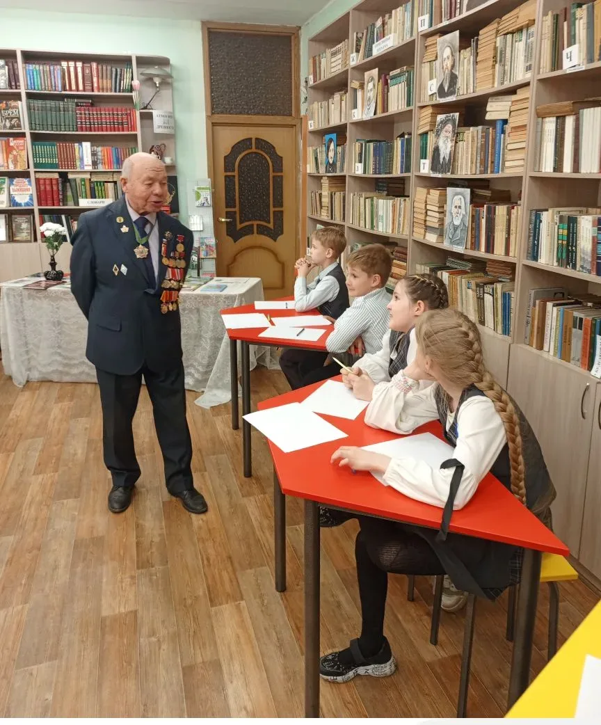 ✨ Вдохновляющая встреча с детским писателем ✨ 🤲 В нашей школе продолжается профориентационный месяц,