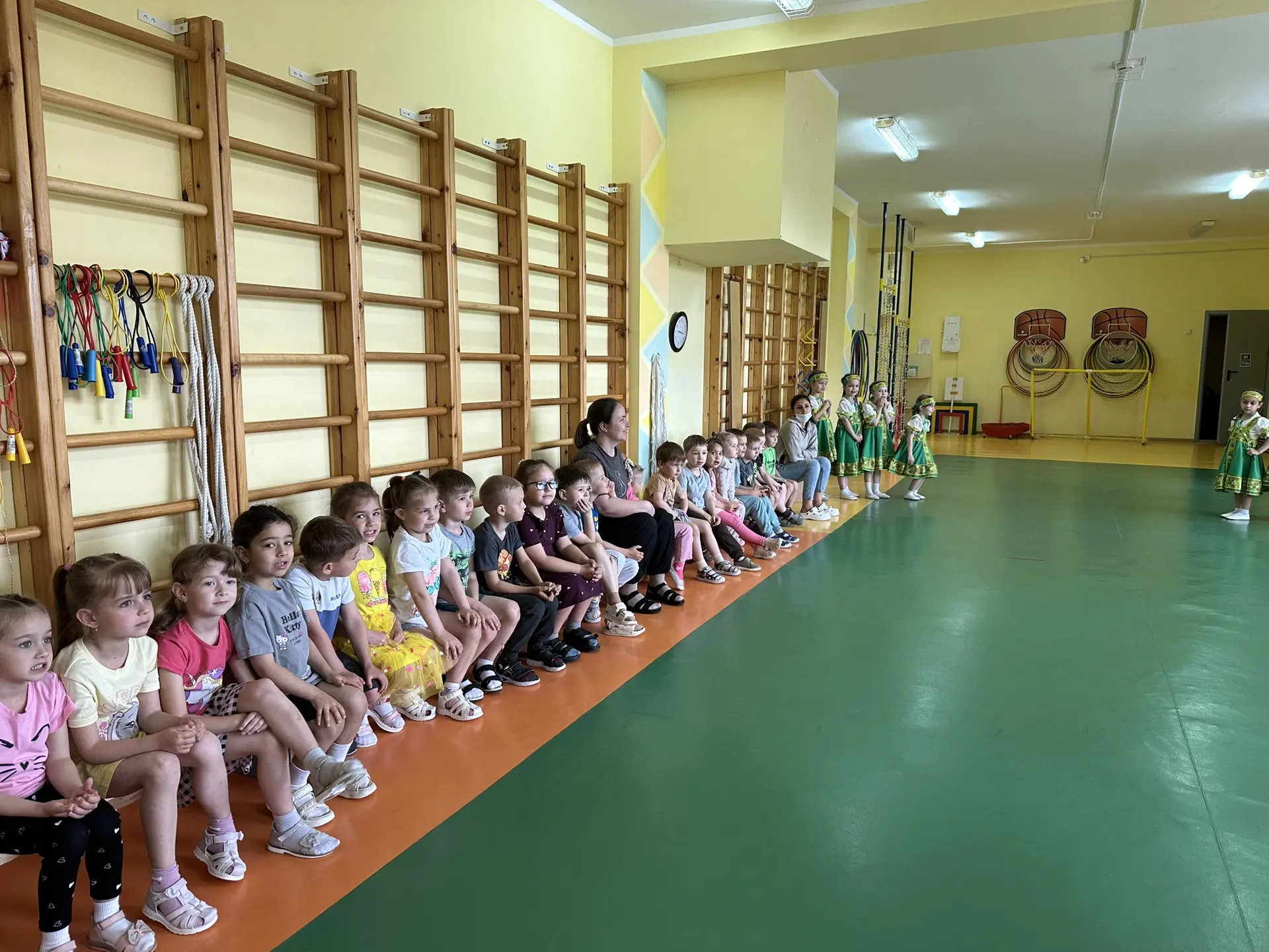 🌞 Как ребята Солнце спасали 🌞

Вчера в нашем детском саду произошла удивительная история! Мы узнал