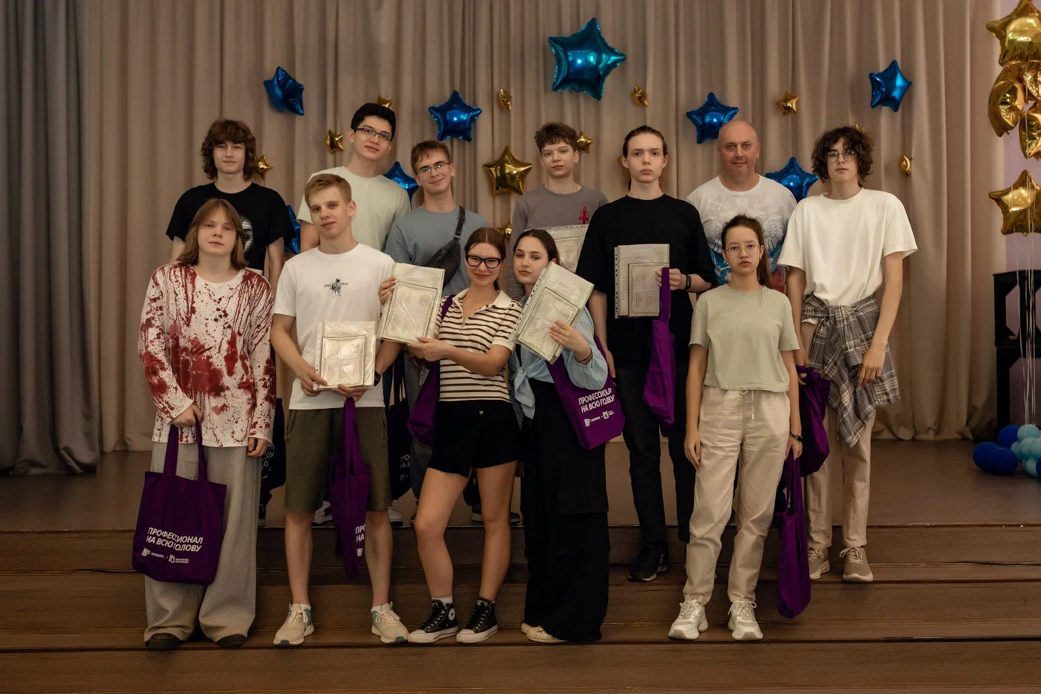 ⭐️Сегодня стартовала последняя неделя перед каникулами — с традиционной церемонии выноса флага под г