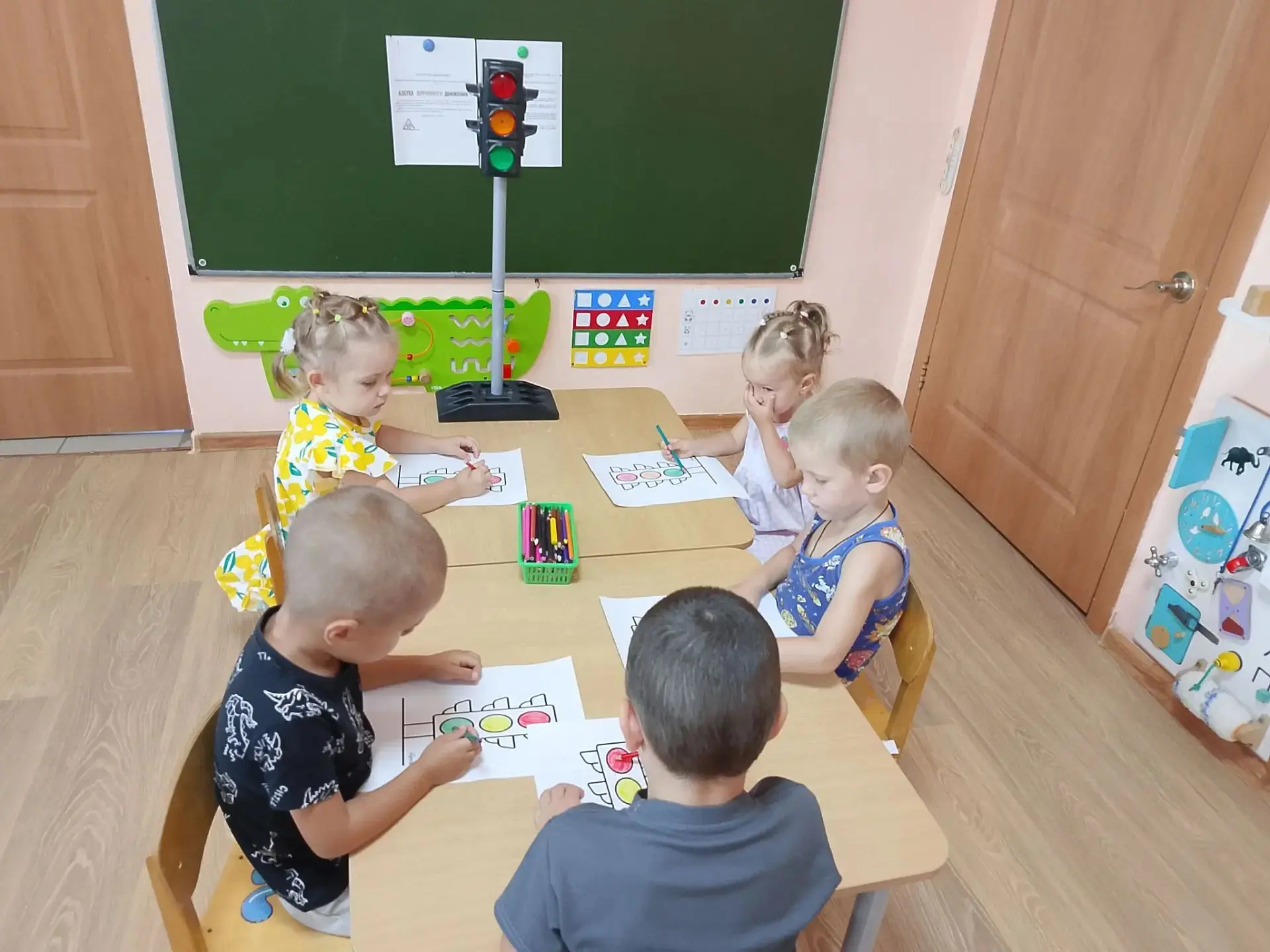 Несмотря на летнее настроение и желание подольше погулять под солнышком, наши ребята из...