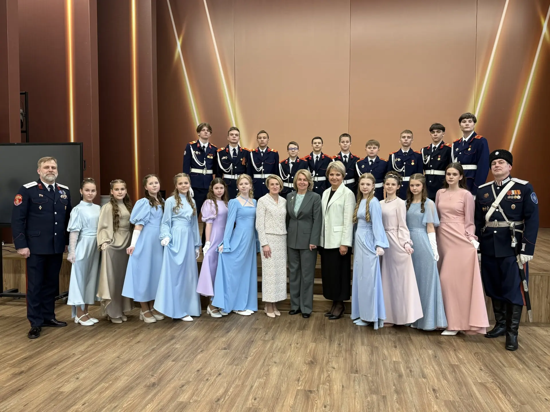 💃🕺 Волшебство кадетского бала: когда история оживает! Кадетский бал подарил нашим школьникам незабыв