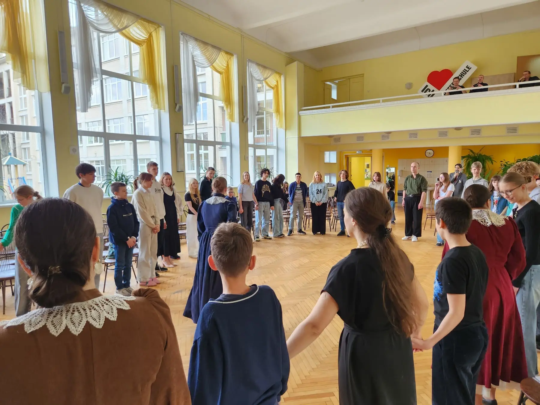 🎵 Ансамбль «Ладъ» принял участие в проекте «Русские дни в Петершуле»  🔹 По приглашению частного обще