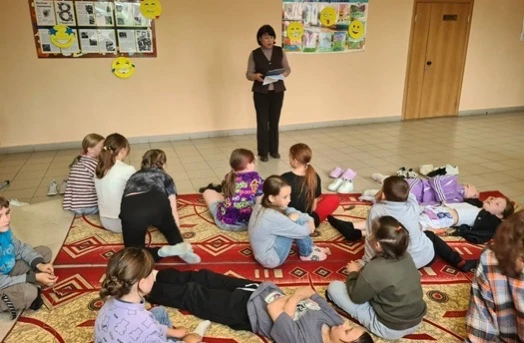 Ситцевским библиотекарем для ребят, посещающих летнюю оздоровительную площадку Ситцевской СОШ, прове