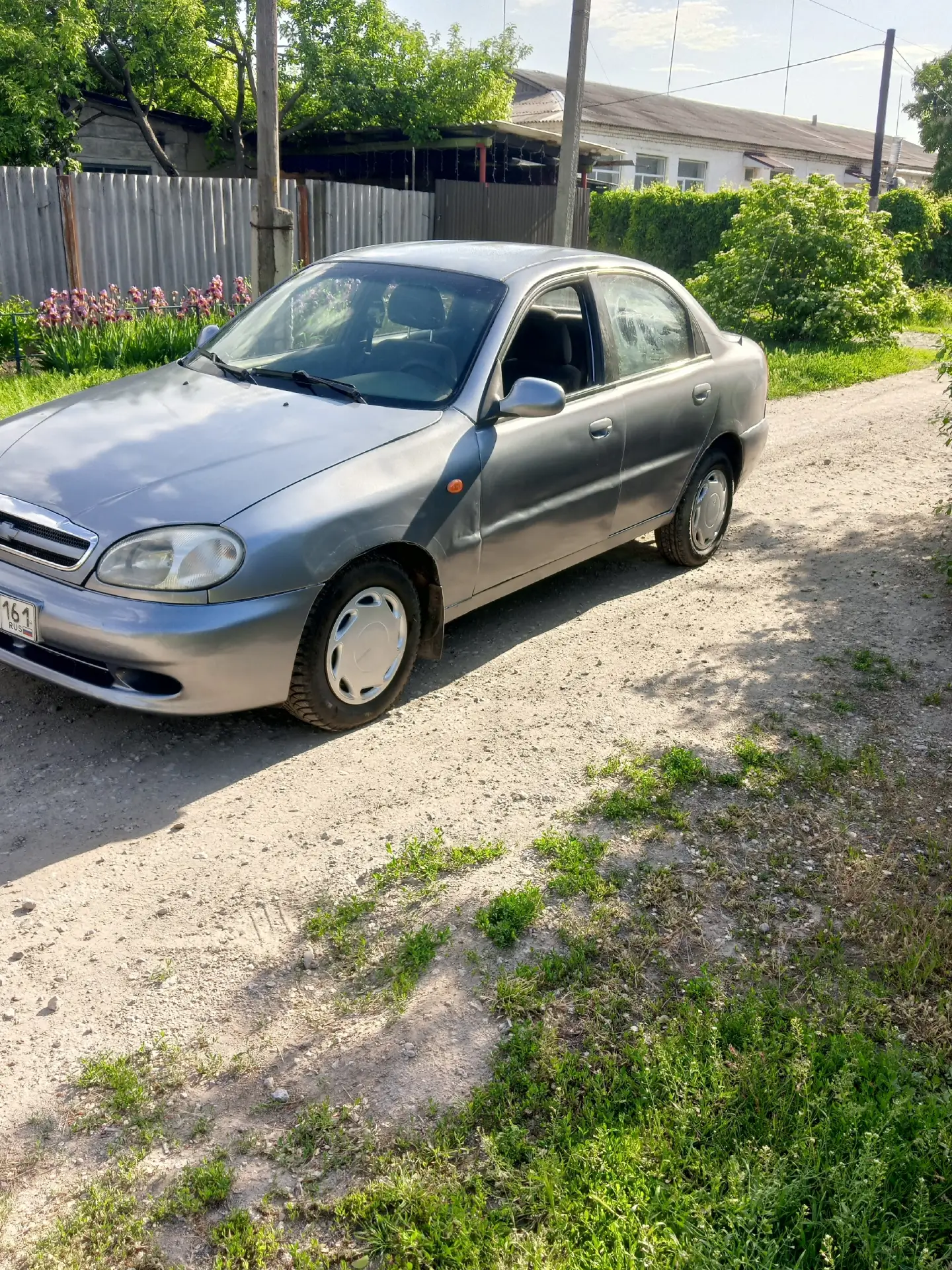 Продам Ланос Шевроле объём двигателя 1 5 на полном ходу по кузову целый находится не да...