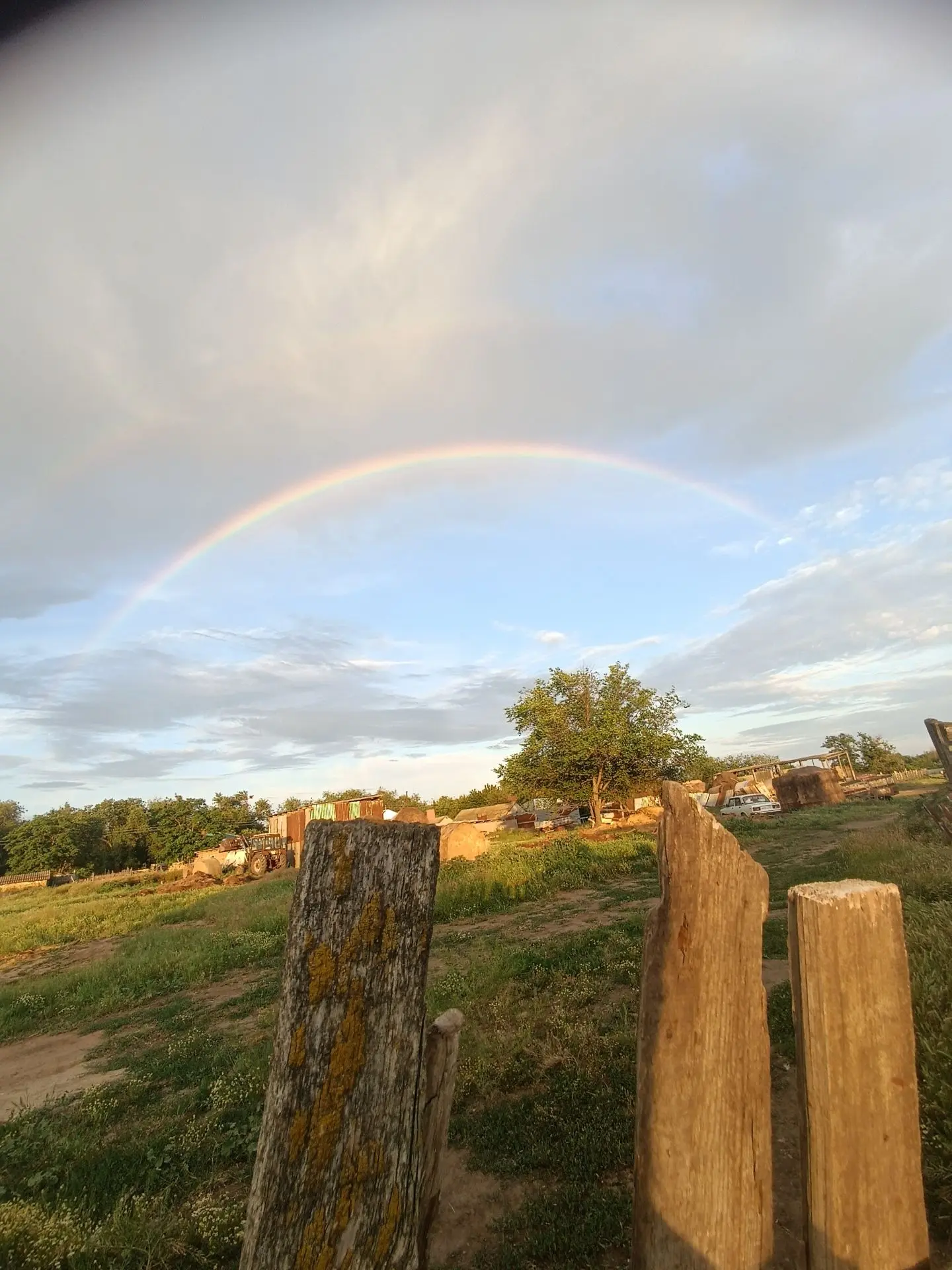 День заканчивается красиво 🌈✨