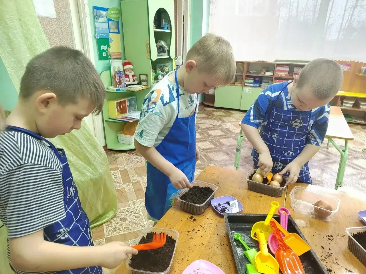 🌿Огород на подоконнике: Весенний проект для всей семьи☘️  Отличную идею  для семейного досуга рекоме