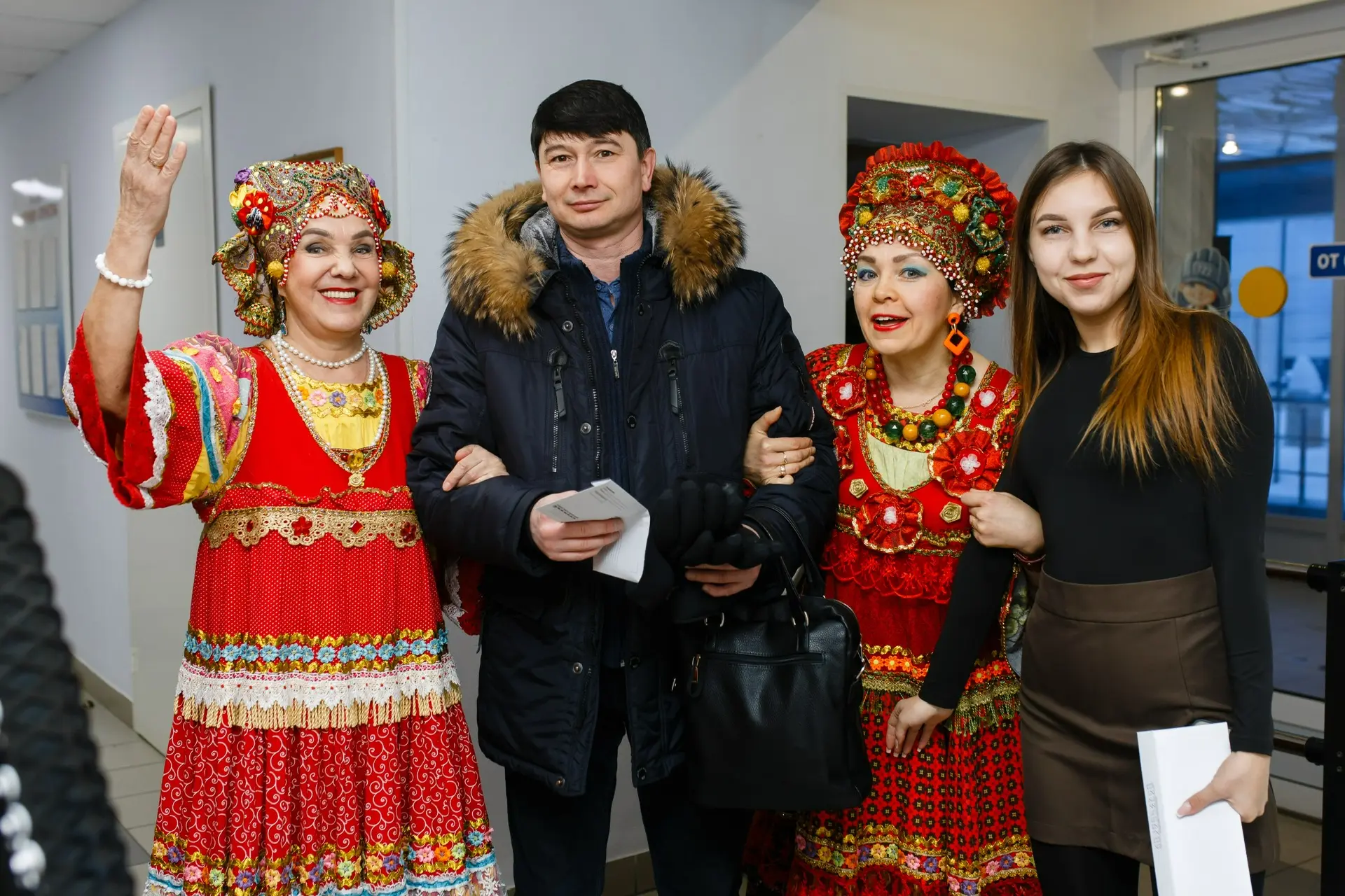 Накануне Дня защитника Отечества, сотрудницы Чувашской энергосбытовой компании поздравили коллег-муж