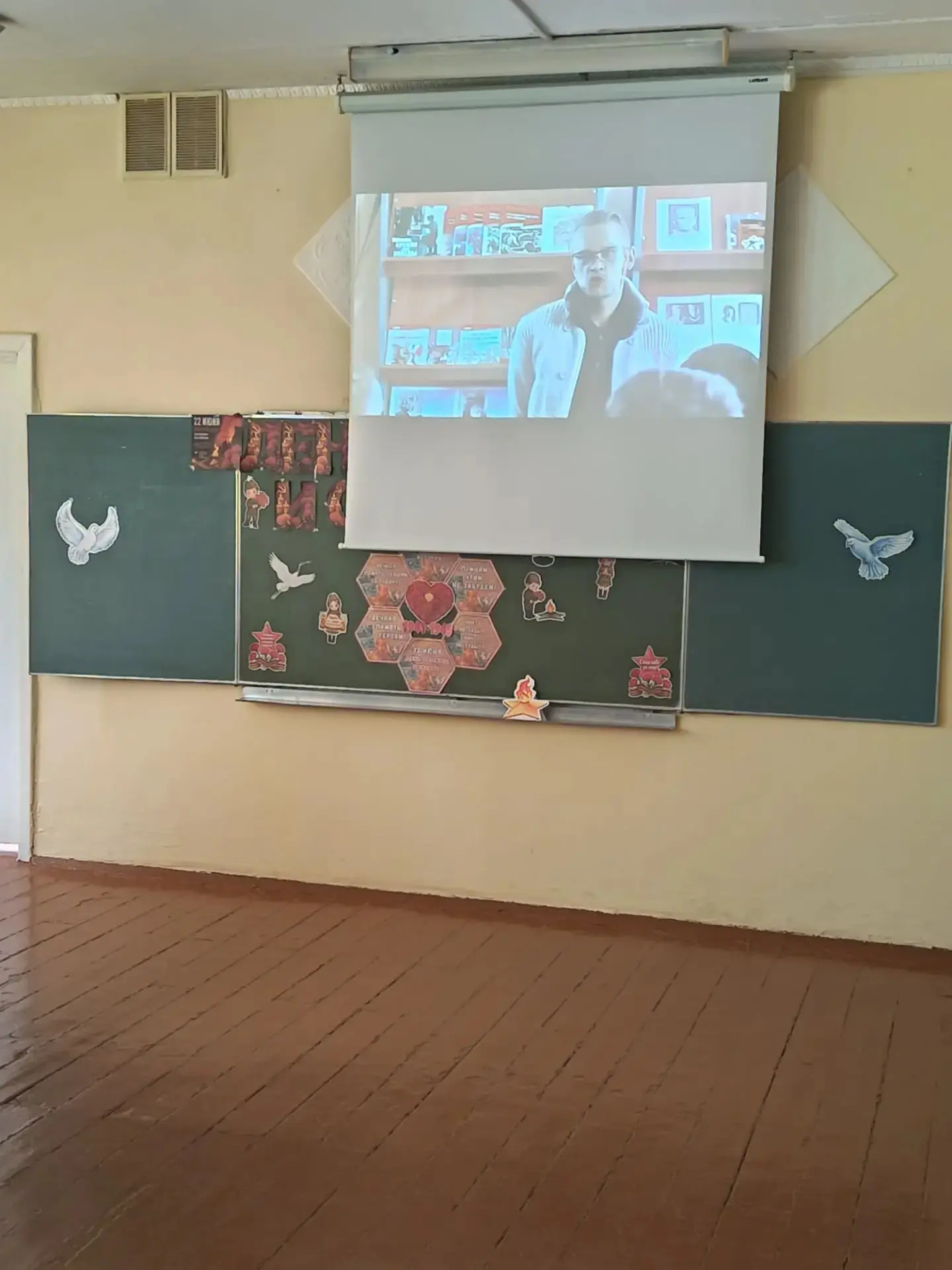 Старший отряд: Урок мужества «Лошадка для героя»

Сегодня наш старший отряд стал участником важного 