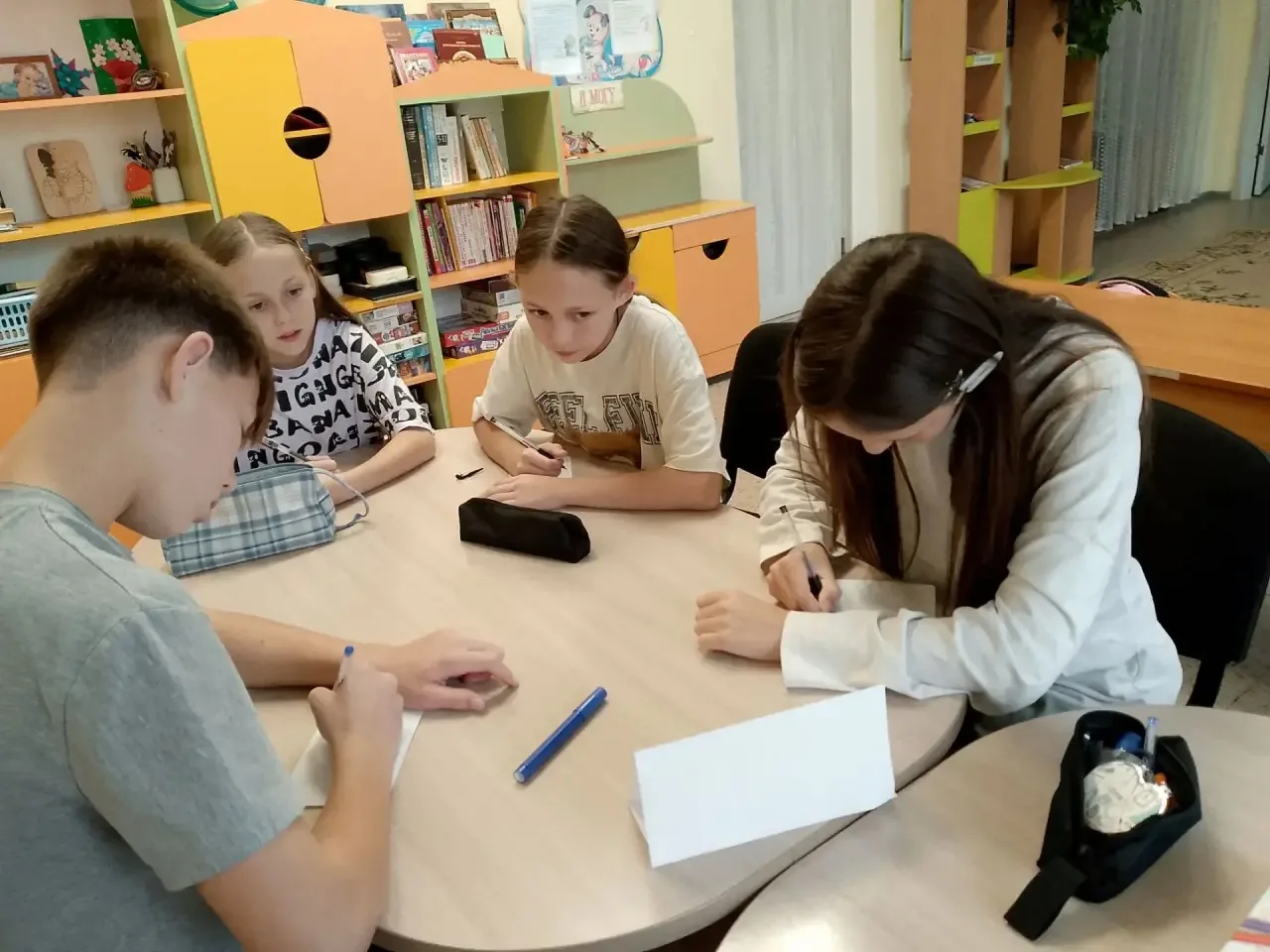Сегодня играем в словесную головоломку «Слова из слова». Игра развивает эрудицию, попол...