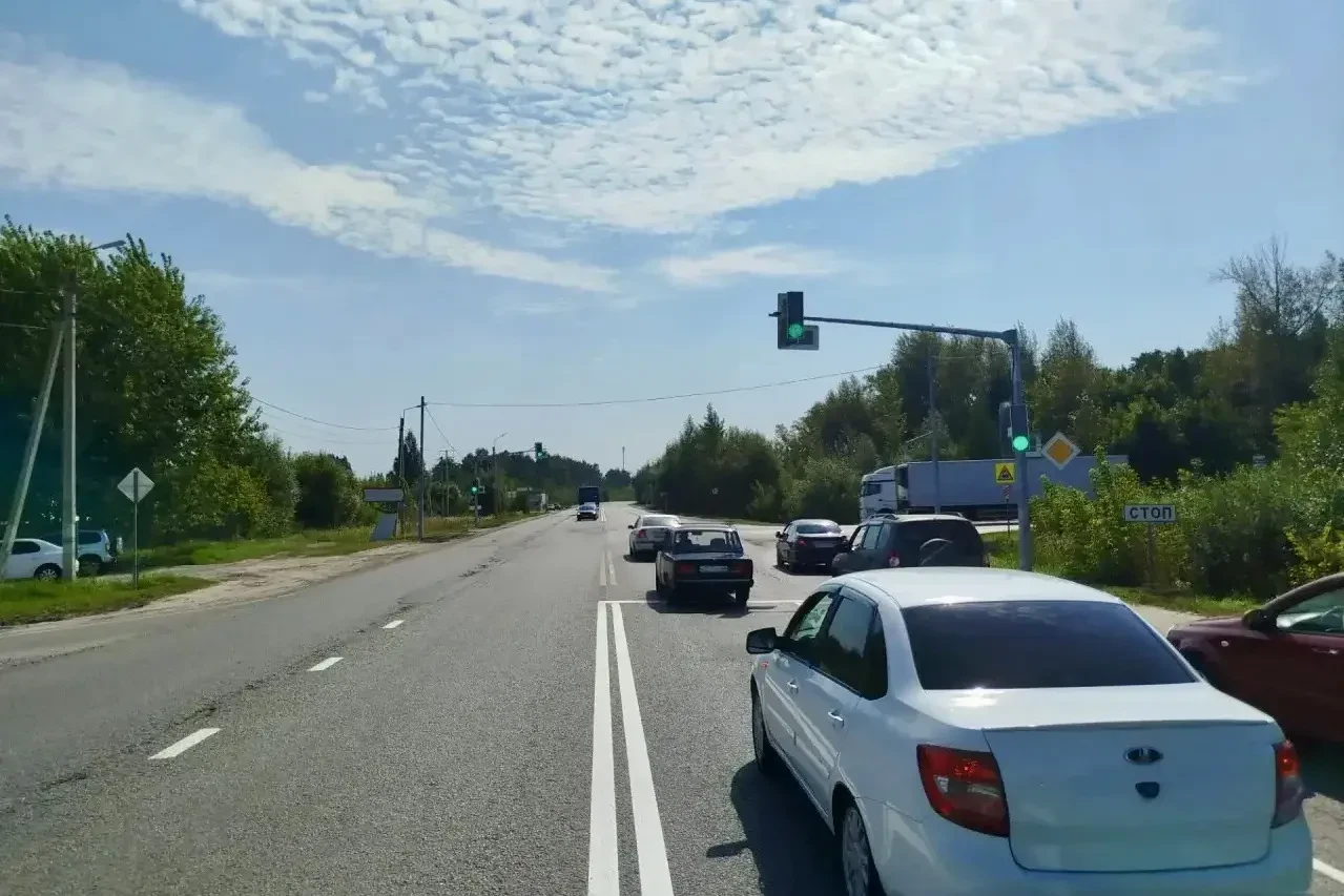 🚦 На въезде в Лужки установлен новый светофор
