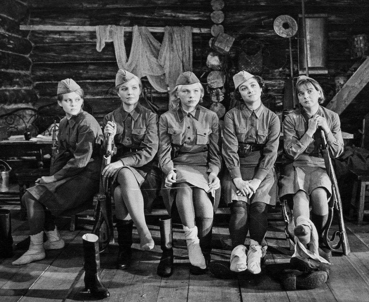 🎬 Ирина Шевчук, Ольга Остроумова, Елена Драпеко, Ирина Долганова и Екатерина Маркова в фильме «...А