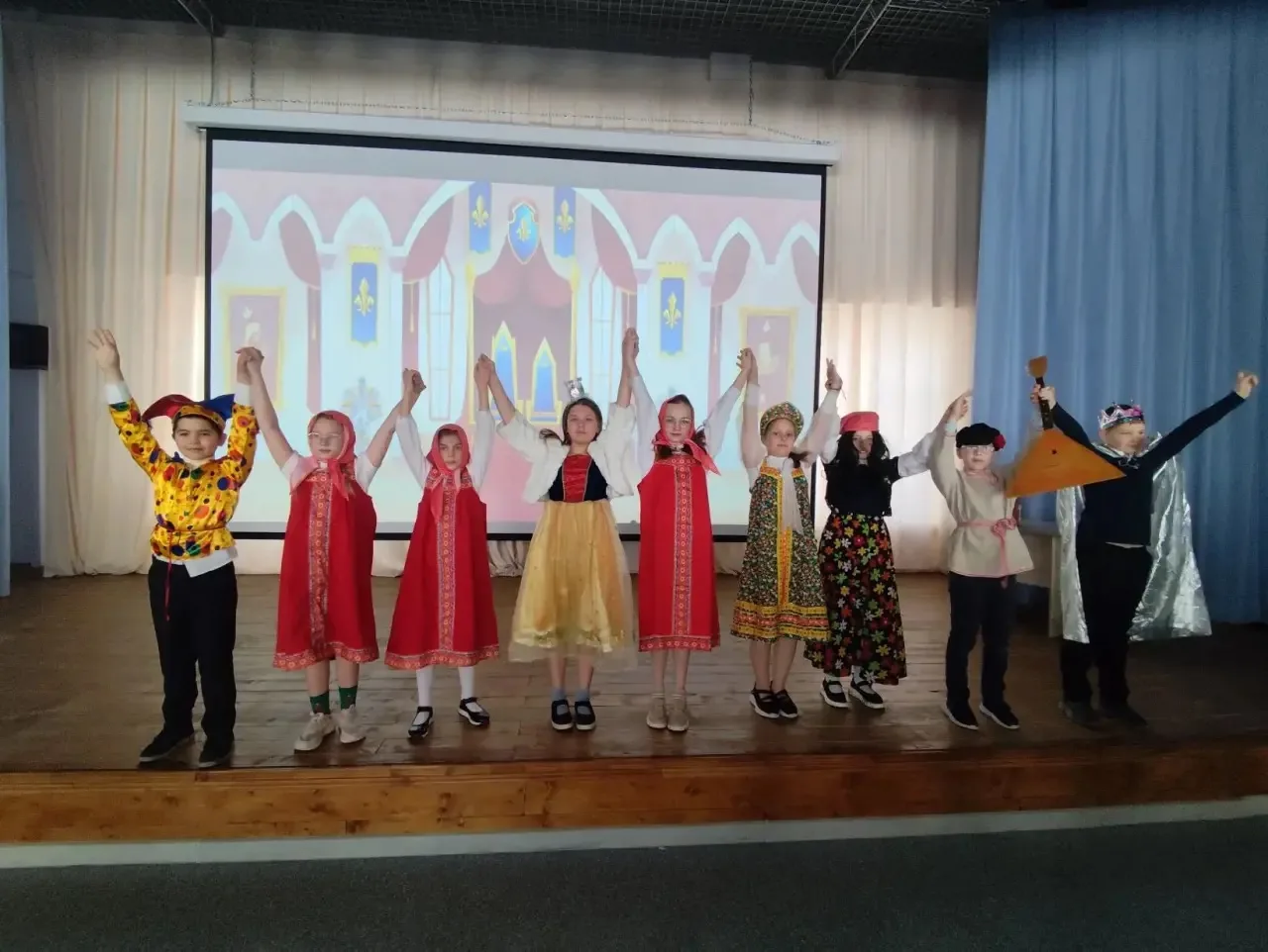 🎭 Сегодня мы отметили Всемирный день театра! 🎭  Учащиеся третьих классов  поучаствовали в театрально