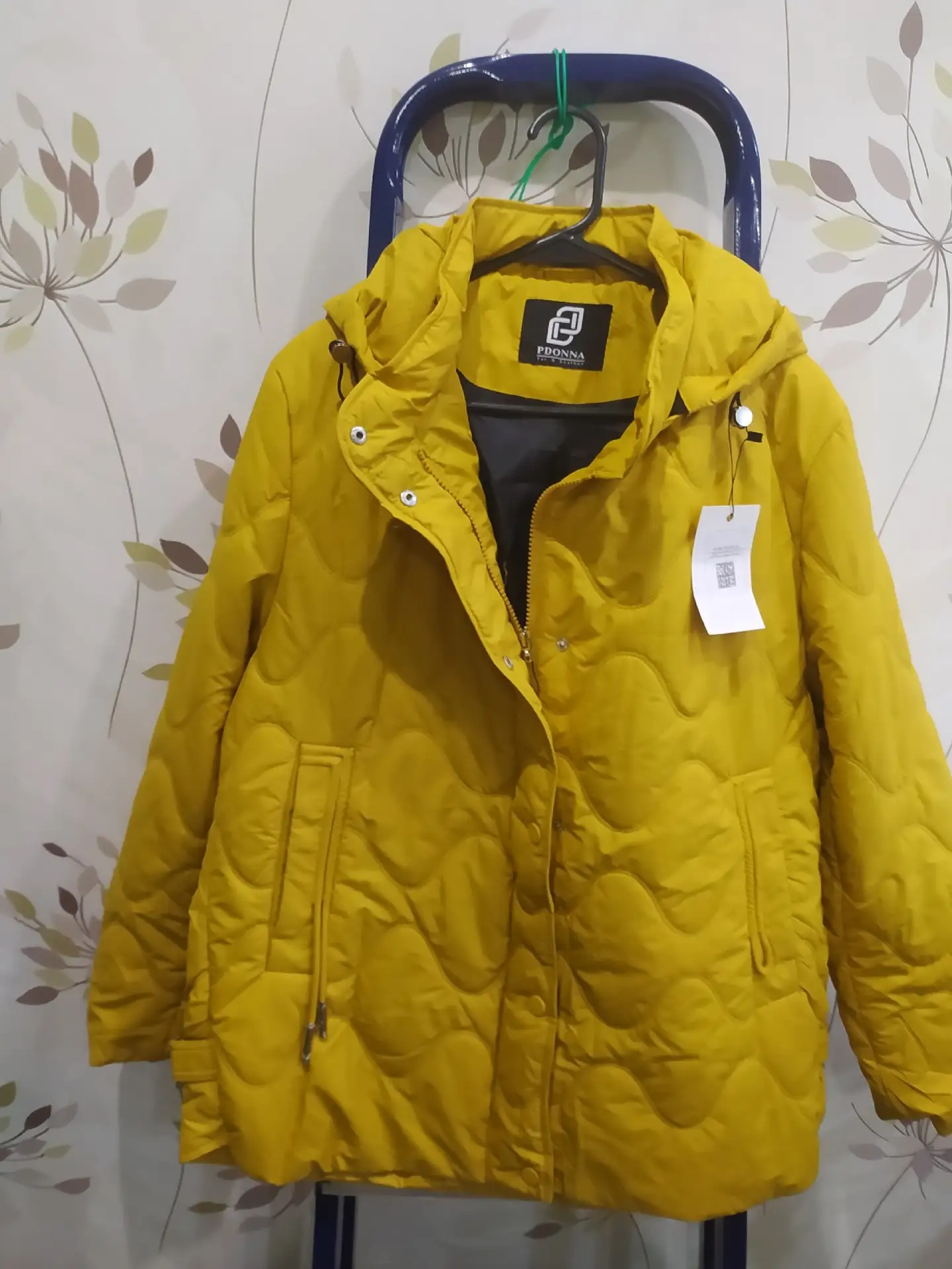 Продам, дёшево, размеры 48-50.
