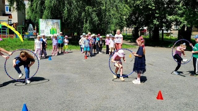 Лето — время активностей! В нашем детском саду прошло спортивное развлечение для детей старшего возр