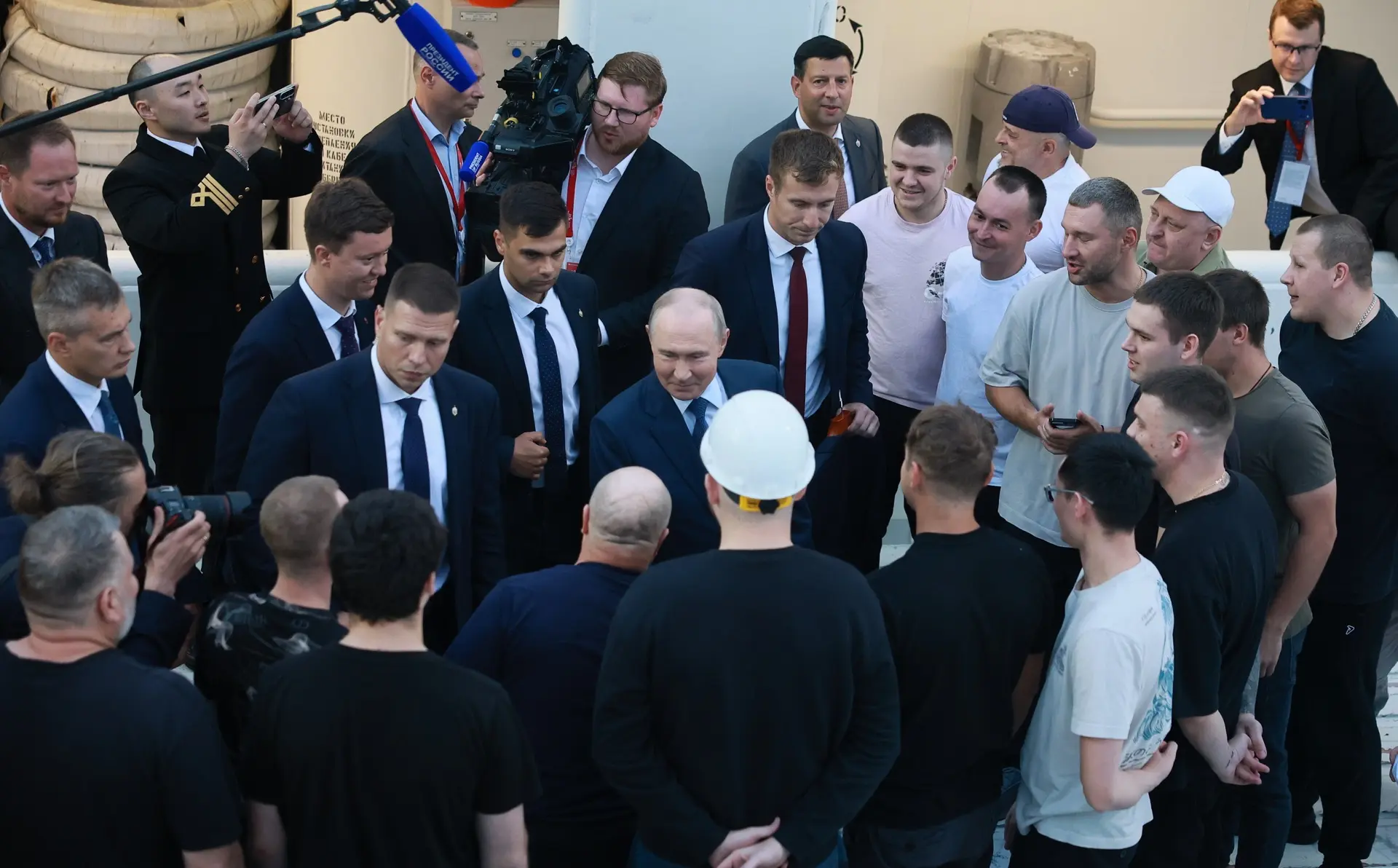 Подсматриваем больше остальных)
