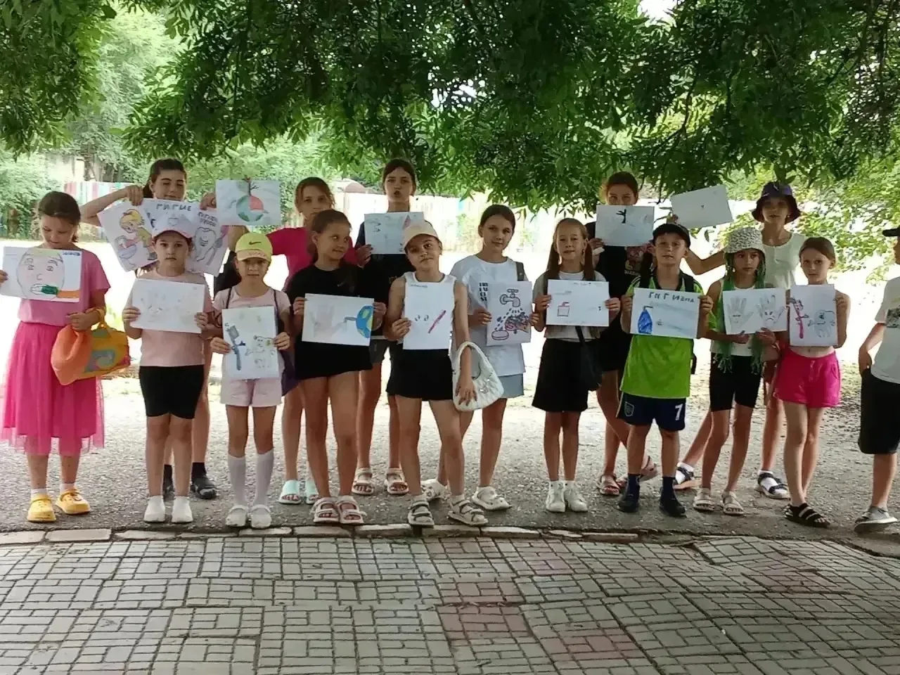 В пришкольном лагере "Улыбка" были проведены мероприятия  по ЗОЖ: беседа "Почему важно мыть руки", в