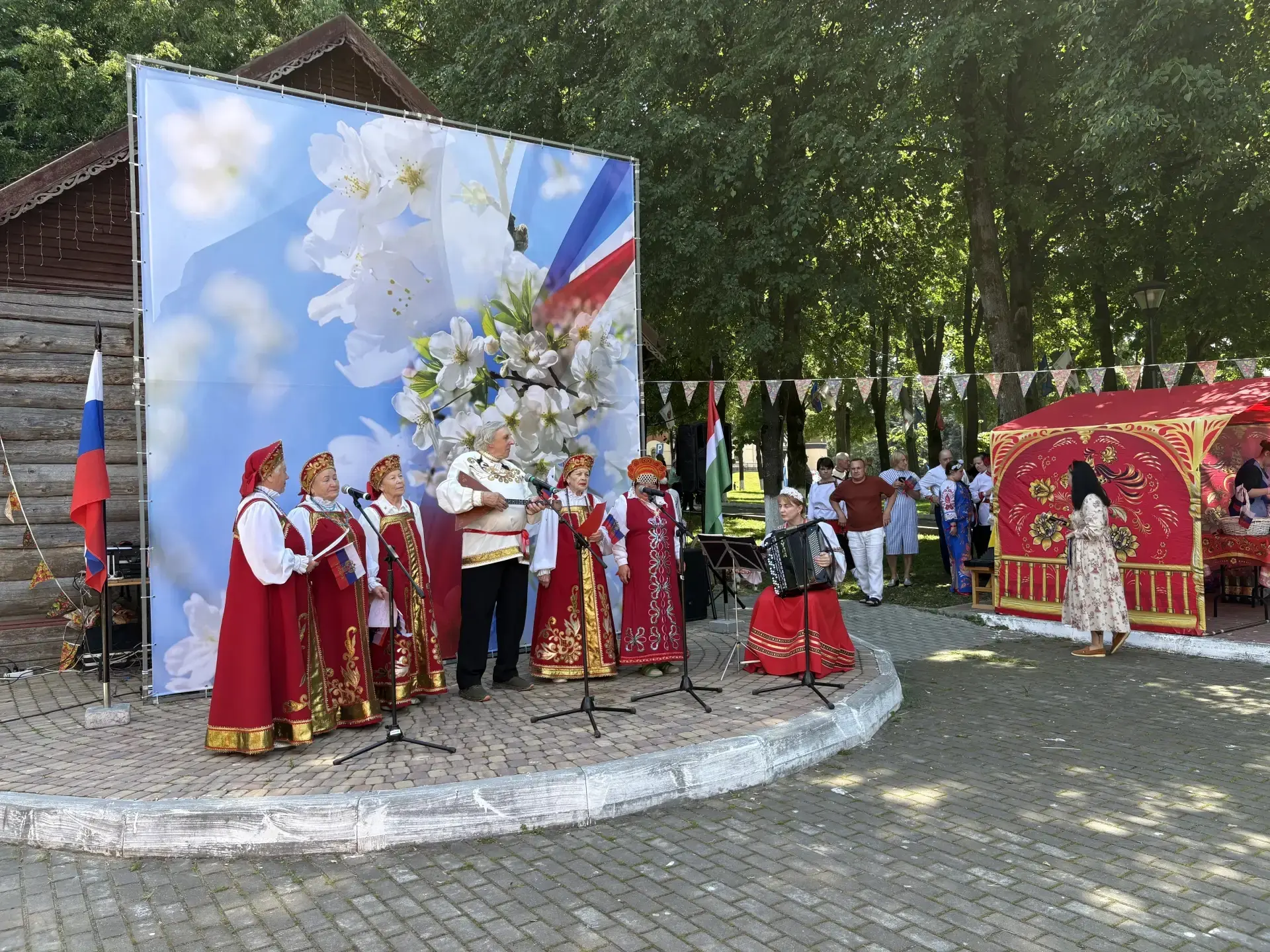 ⚡️День России!: погружение в традиции и яркие эмоции. 

12 июня, в самом сердце нашего города, на пл