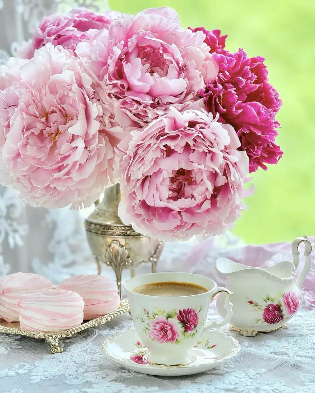 🍃🌸 ‍Всем доброе утро! 🌸🍃

 Давайте видеть радость в буднях, в простых, приятных мелочах. Не заме