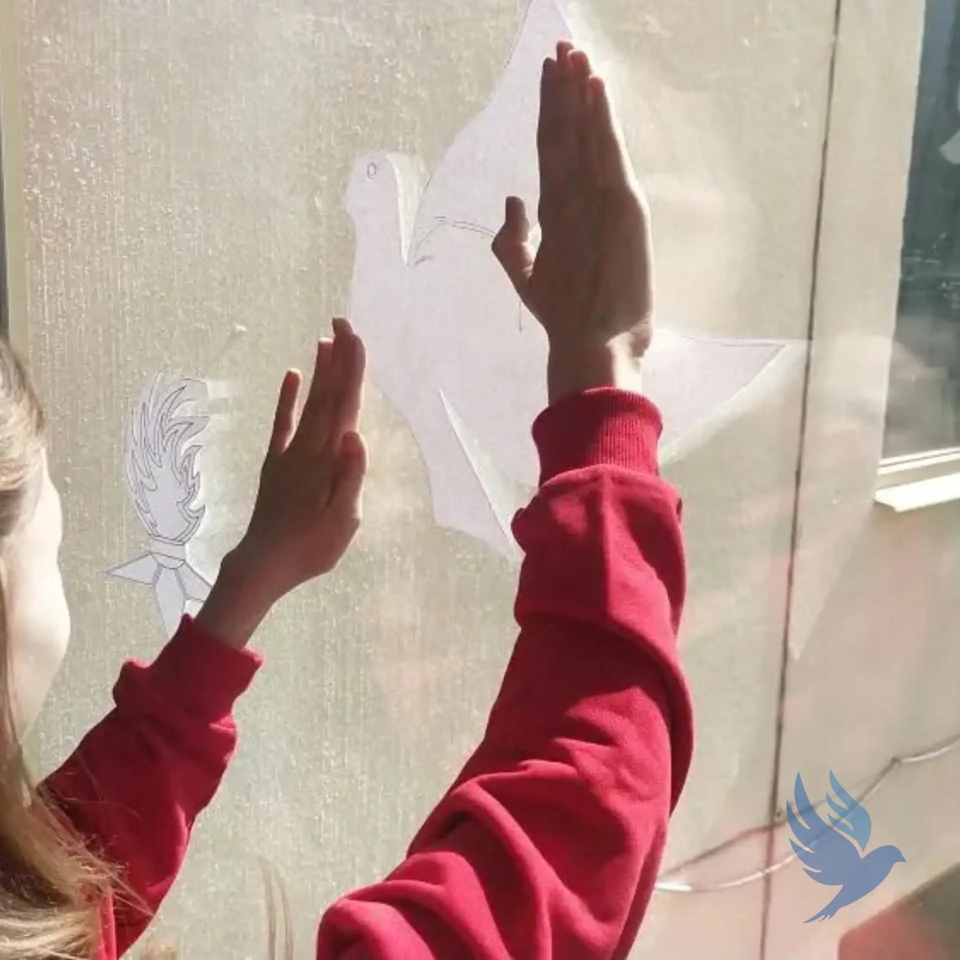 🕊️ Помним. Гордимся. Творим. 🇷🇺  Каждый год наша школа принимает участие во Всероссийской акции «Окн