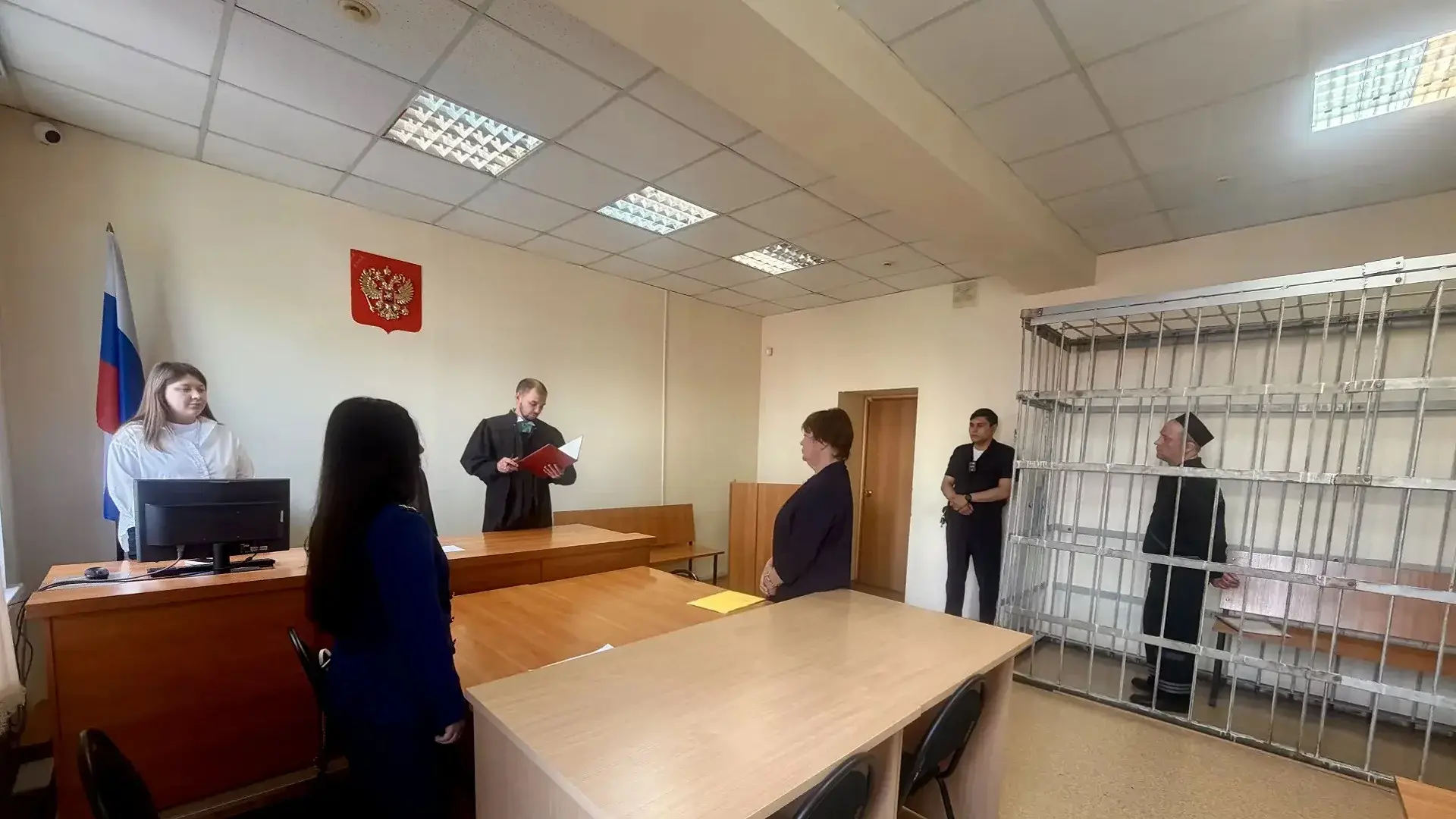 ⚖️ Жителя Челябинска приговорили к пожизненному заключению за серию убийств пенсионерок

Сразу неско