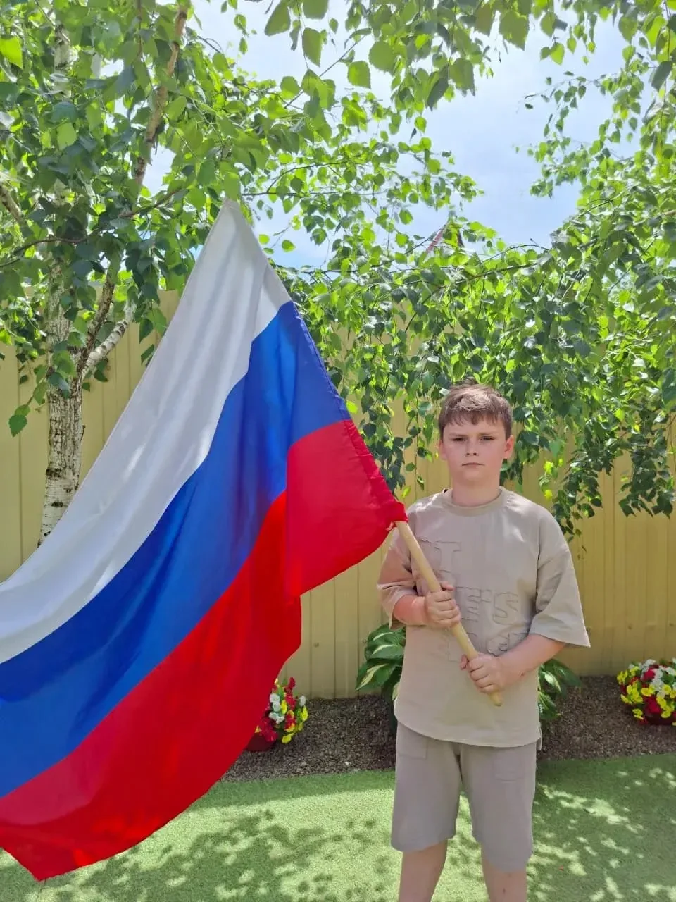 12 июня🇷🇺мы присоединились ко Всероссийской акции «Флаг во дворах», чтобы поздравить всех с главны