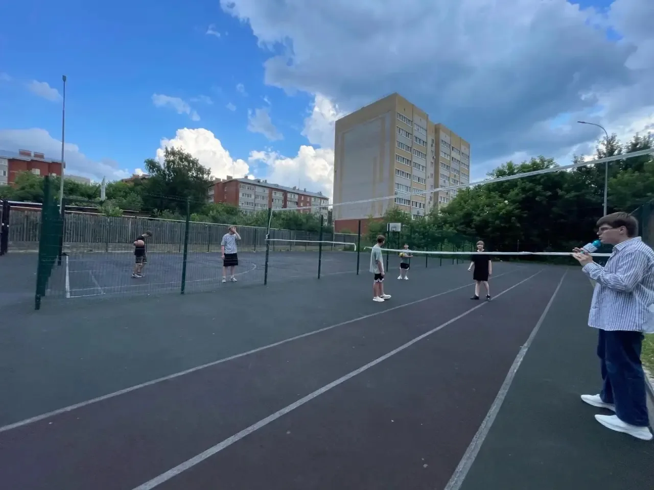 ☀️ Ловим яркие моменты лета на спортивной площадке!

Погода сегодня особенно радует солнышком, а мы 