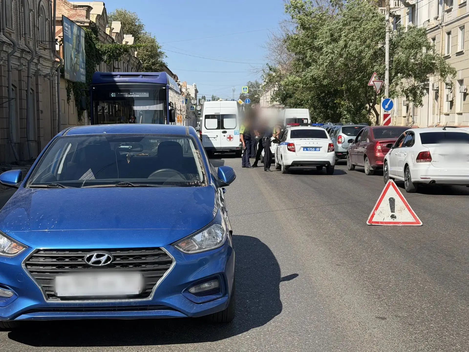 🚑 Двое детей выскочили на проезжую часть и попали под два автомобиля в центре Астрахани

ДТП случил