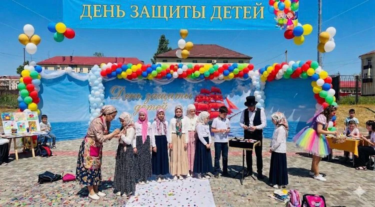 Сегодня главный праздник — День защиты детей. Это напоминание всем нам, взрослым, о том...