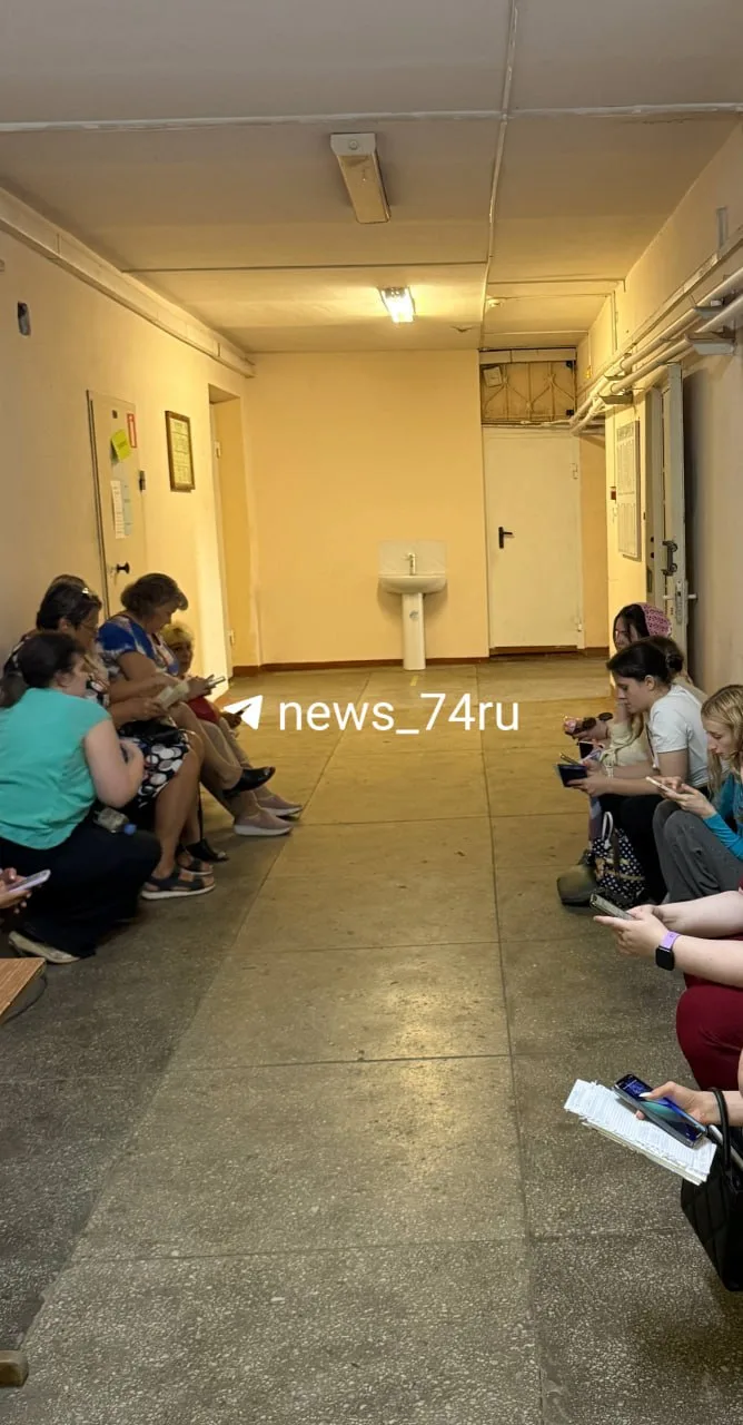 ❗️⚡️В педуниверситете в Челябинске после включения сирен студентов и преподавателей отп...