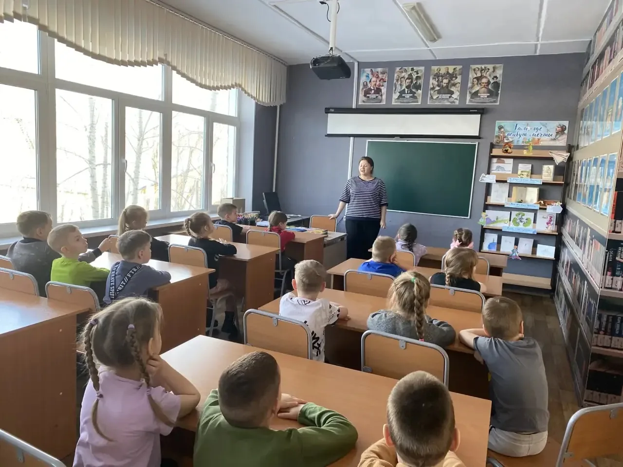Сегодня наша школа открыла свои двери для тех, кто стоит на пороге больших перемен — воспитанников п