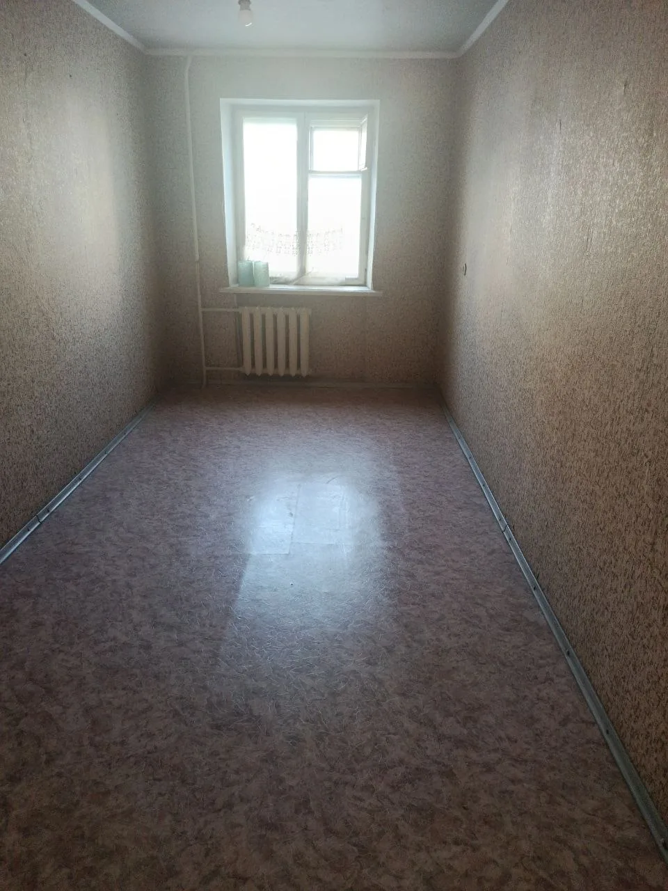 Продам 3-х комнатную квартиру р-н Авиацентра , город Луганск, 1/5 эт., пл. 63 кв.м., ку...