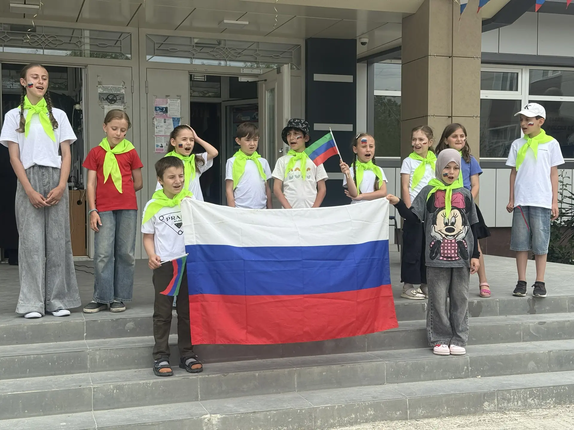 Гимназия №1
Лагерь «Радуга»
День России

В рамках патриотического воспитания и в соответствии с план