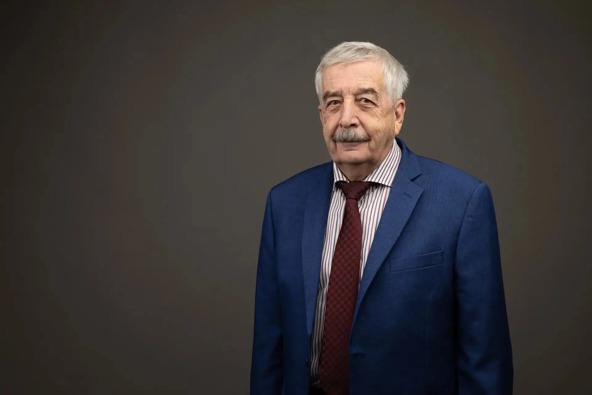 С глубоким уважением поздравляем Глухова Владимира Викторовича с Днем Рождения! 🎊