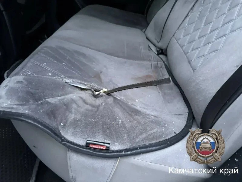📌 На Камчатке фирма требует с дорожного подрядчика деньги за пробитое штырем такси