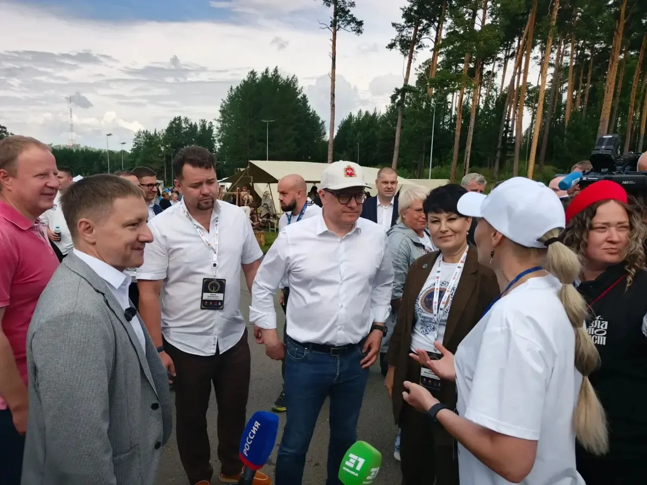 Губернатор Челябинской области Алексей Текслер и Глава Златоустовского городского округ...