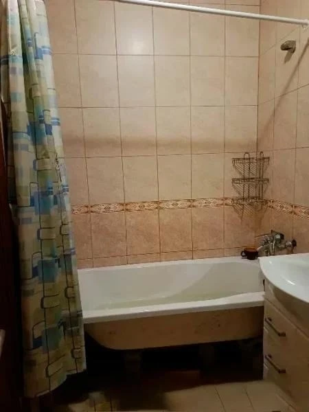 Продается 3-комнатная квартира в Червоногвардейском районе Макеевки, ул. Давыденко